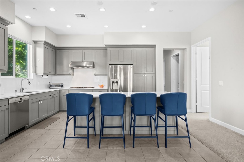 180 Follyhatch, Irvine CA 92618 - photo 3