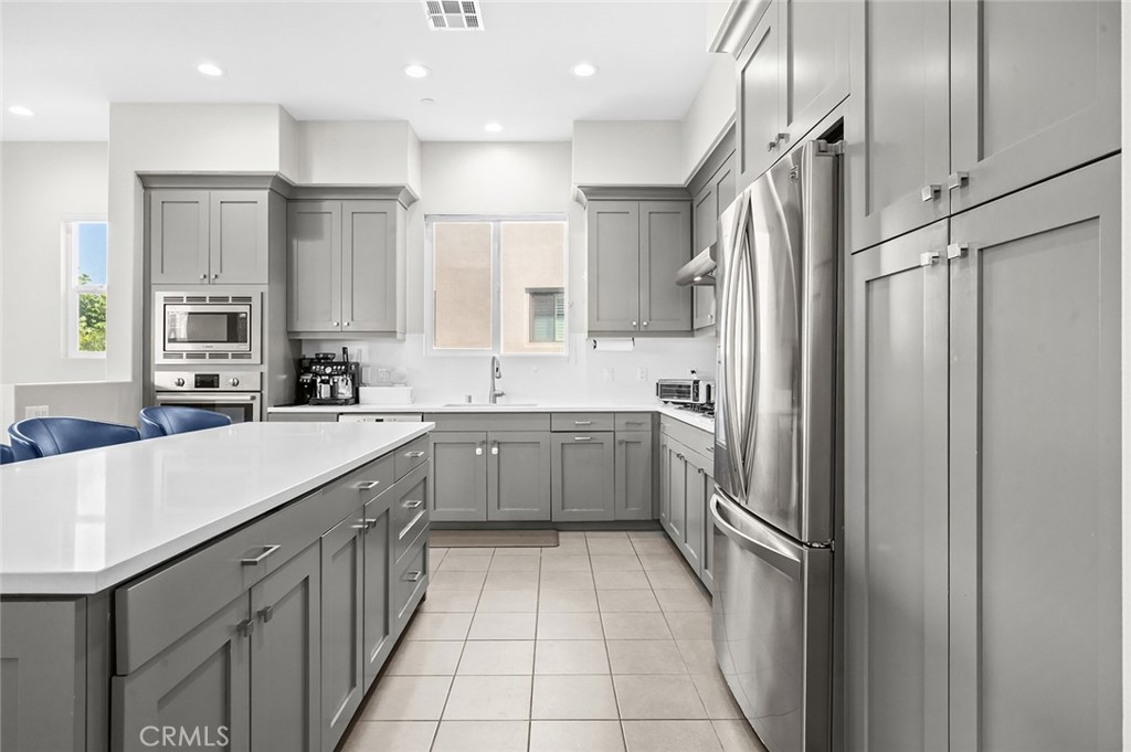180 Follyhatch, Irvine CA 92618 - photo 9