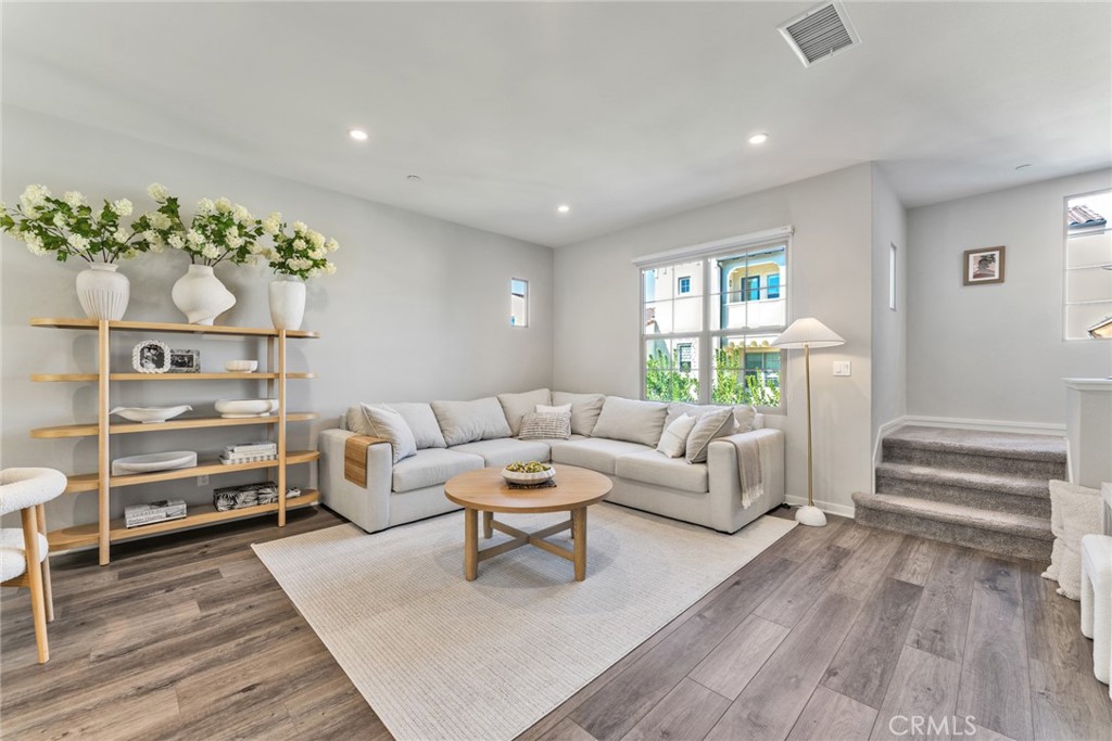 182 Elkhorn, Irvine CA 92618 - photo 4