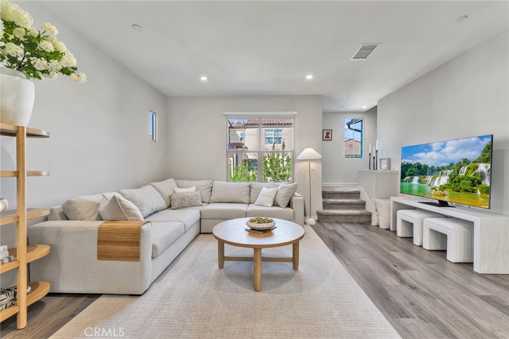 182 Elkhorn, Irvine CA 92618 - photo 5