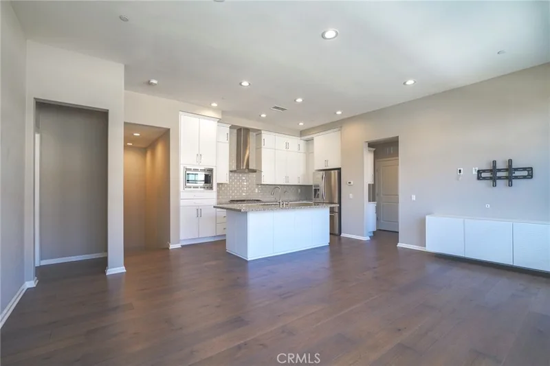 183 Excursion, Irvine