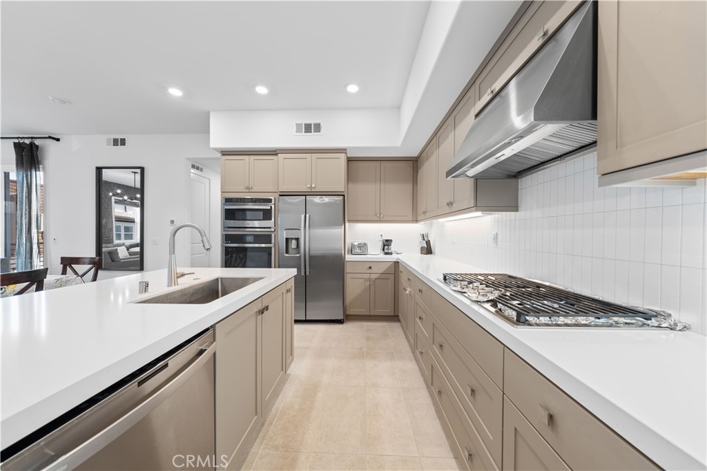 187 Biome 187, Irvine CA 92618 - photo 11