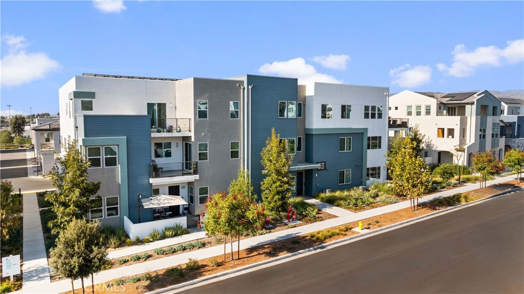 187 Biome 187, Irvine CA 92618 - photo 22