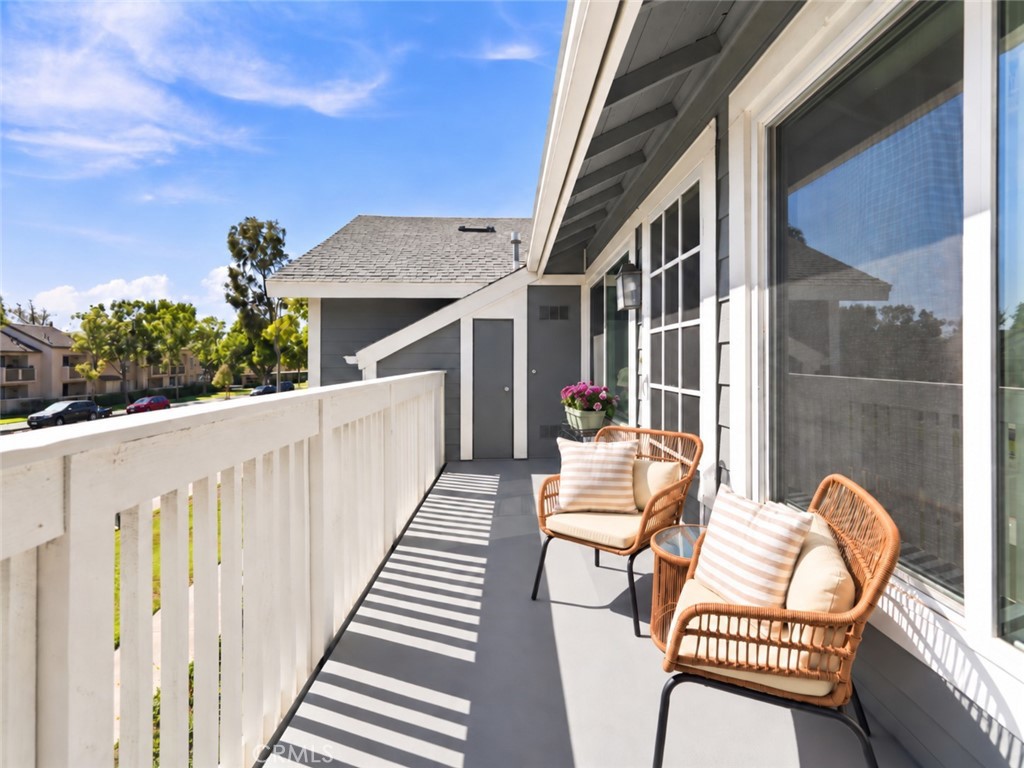 187 Huntington, Irvine CA 92620 - photo 4