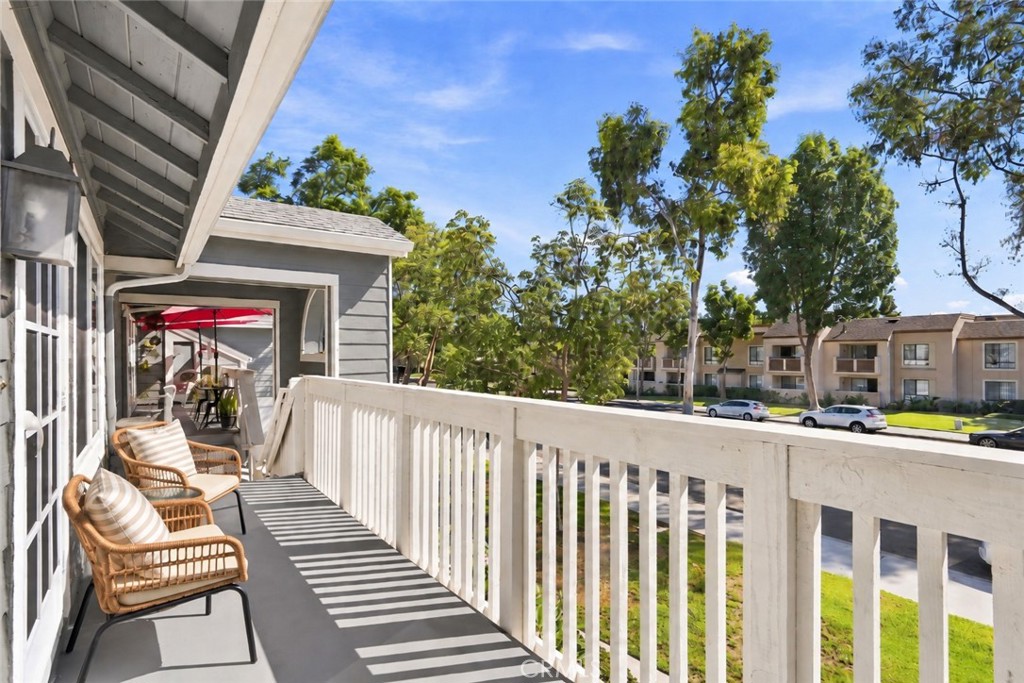 187 Huntington, Irvine CA 92620 - photo 16