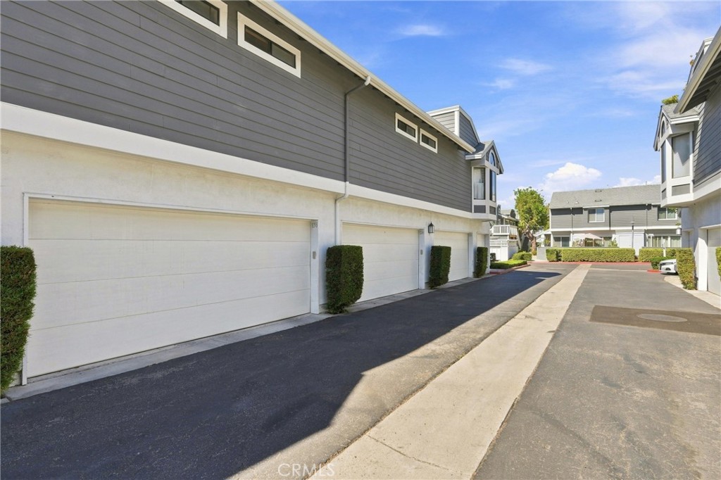 187 Huntington, Irvine CA 92620 - photo 17