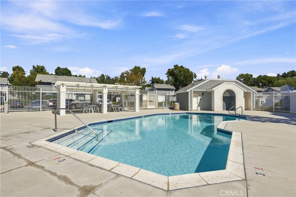 187 Huntington, Irvine CA 92620 - photo 18