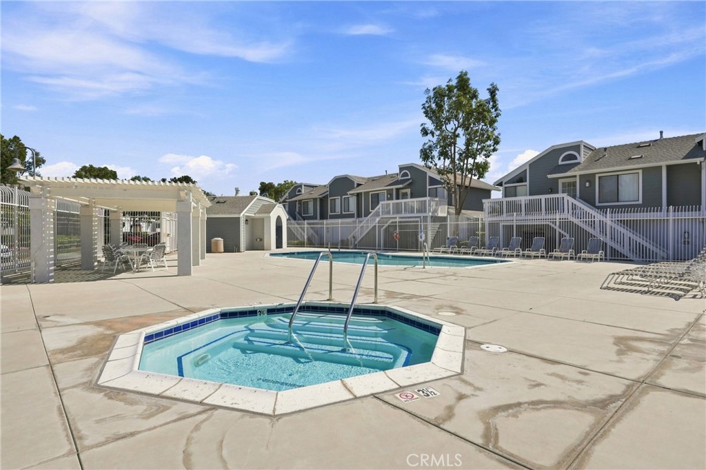 187 Huntington, Irvine CA 92620 - photo 20