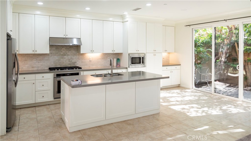 188 Crescent Moon, Irvine CA 92602 - photo 3