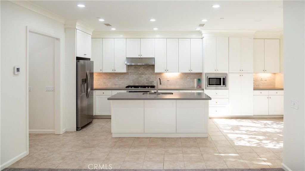188 Crescent Moon, Irvine CA 92602 - photo 4