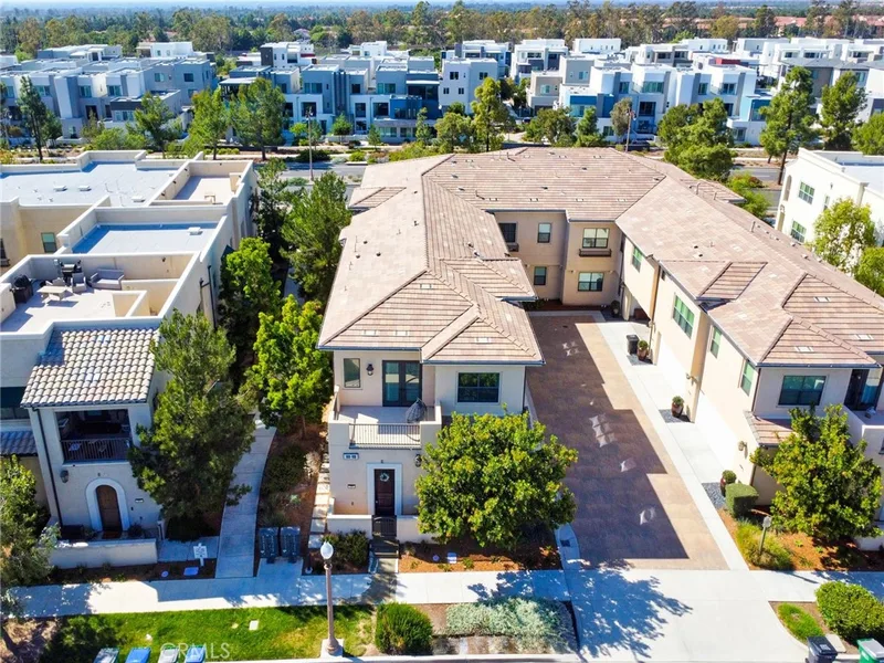 189 Follyhatch, Irvine, CA 92618