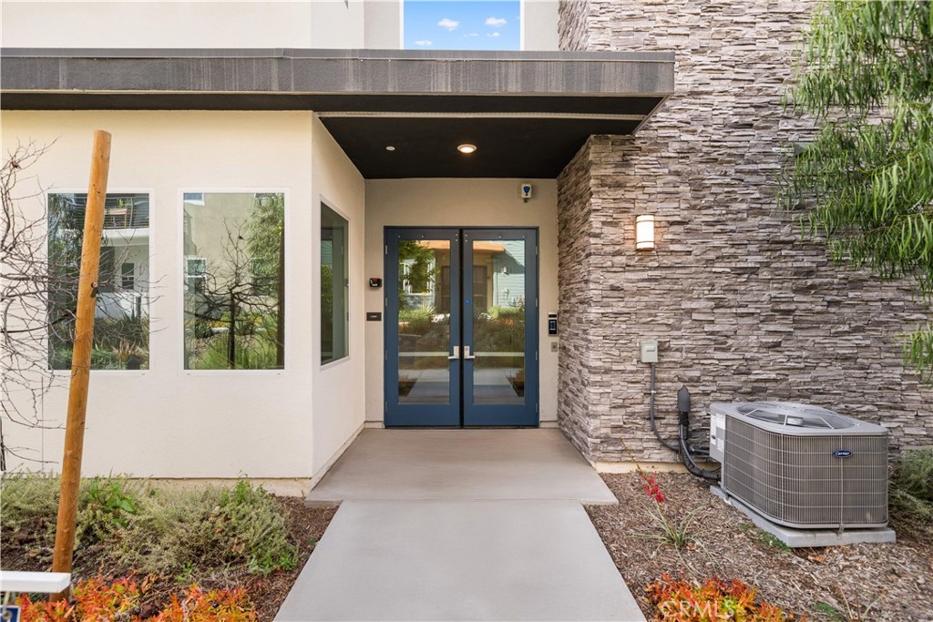 189 Sash 189, Irvine CA 92618 - photo 1