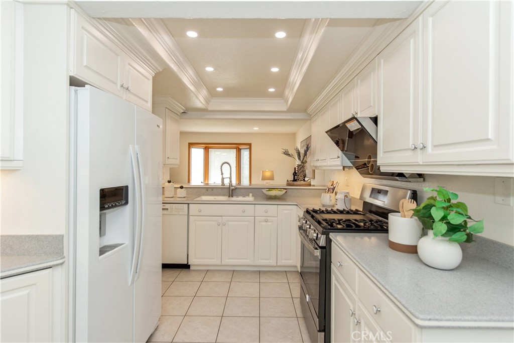 19 Alabaster Loop, Irvine CA 92614 - photo 8