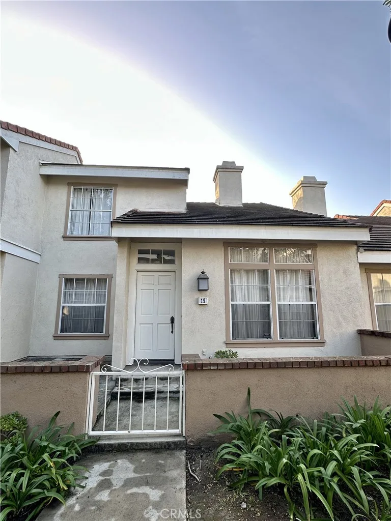 19 Dartmouth, Irvine, CA 92612