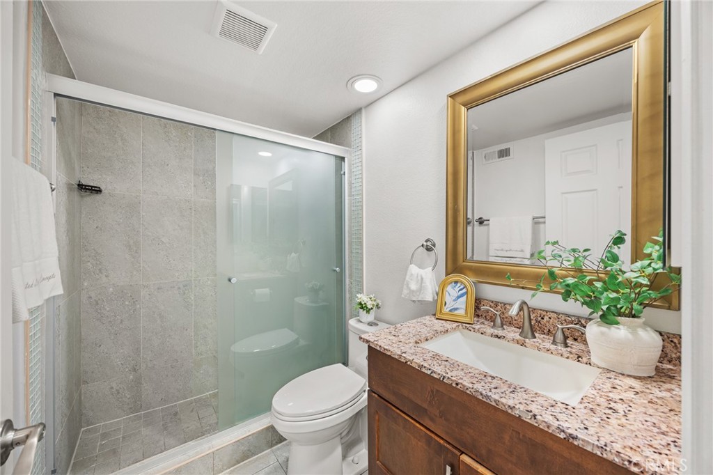 Main Level bedroom - 19 Tiara, Irvine CA 92614 - photo 18