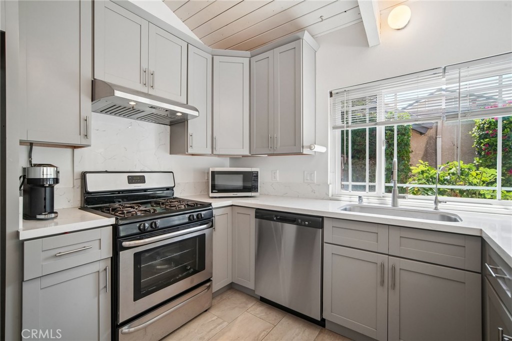 19 Woodrush, Irvine CA 92604 - photo 7