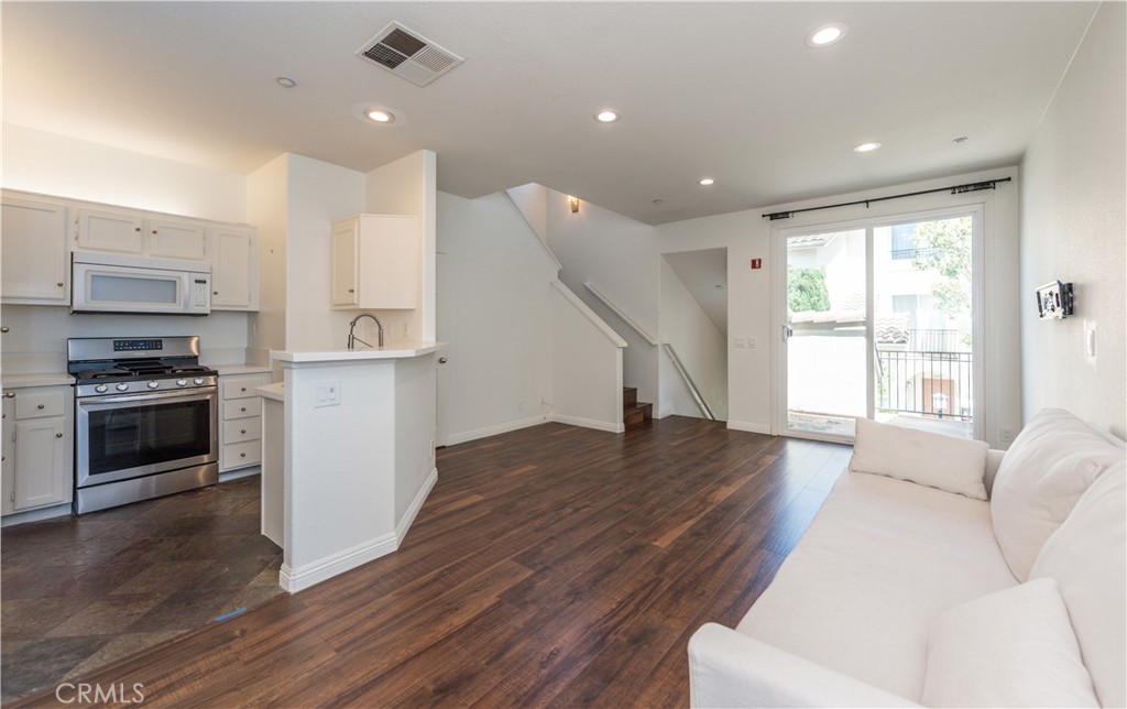 1905 Crescent Oak, Irvine CA 92618 - photo 5