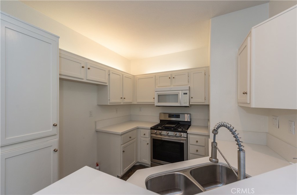 1905 Crescent Oak, Irvine CA 92618 - photo 6