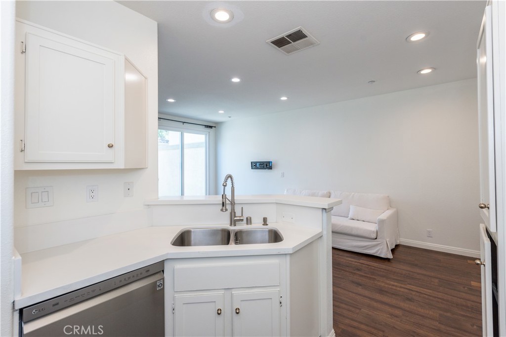 1905 Crescent Oak, Irvine CA 92618 - photo 7
