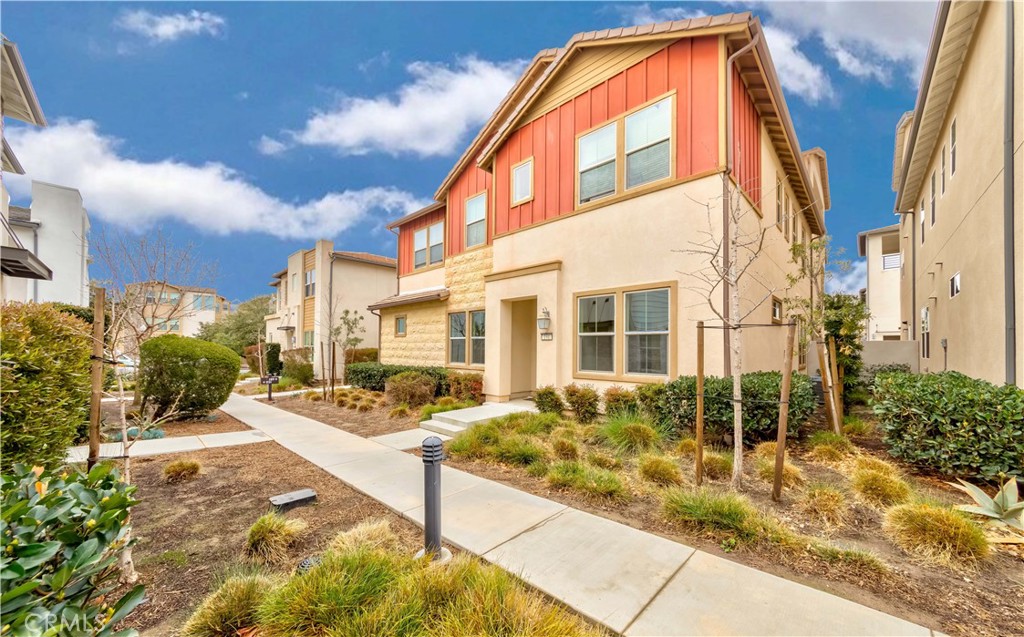 191 Frame, Irvine CA 92618 - photo 2