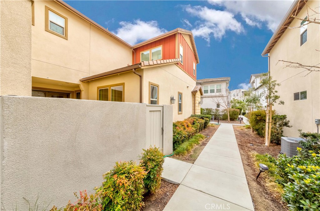 191 Frame, Irvine CA 92618 - photo 33