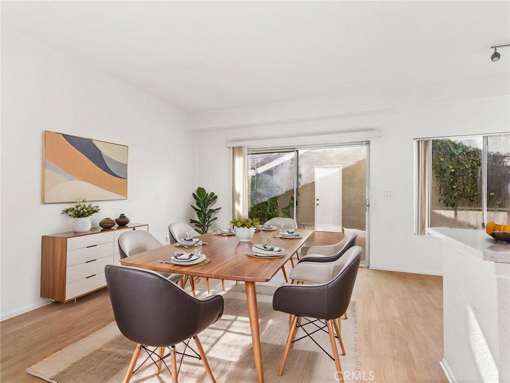 virtual staged Dining area - 194 Greenmoor, Irvine CA 92614 - photo 6
