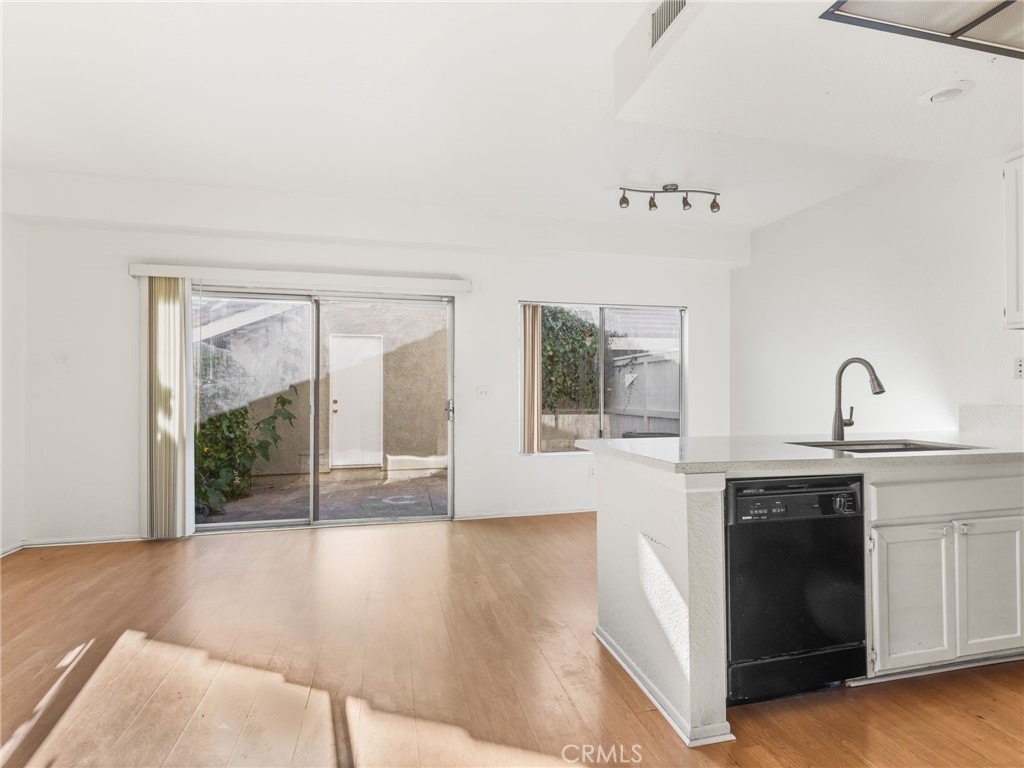 194 Greenmoor, Irvine CA 92614 - photo 7