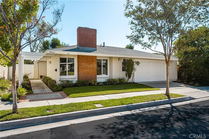 19462 Sierra Chula, Irvine