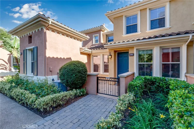 198 Guinevere, Irvine, CA 92620