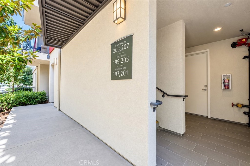 199 Bowery, Irvine CA 92612 - photo 2