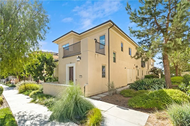 199 Follyhatch, Irvine, CA 92618