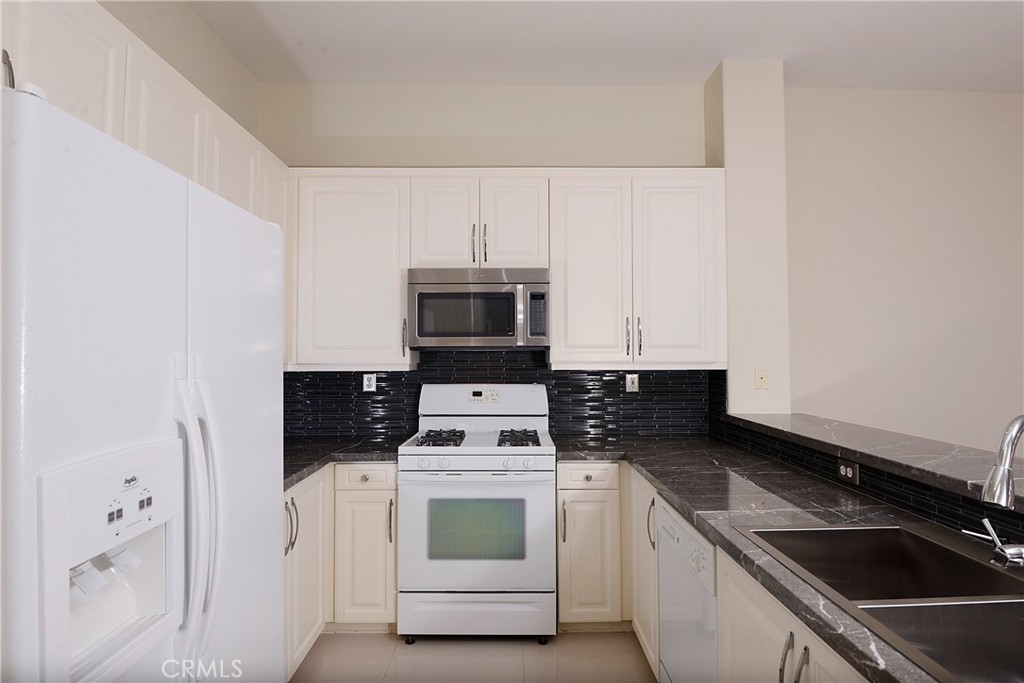 2 Arese Aisle, Irvine CA 92606 - photo 12