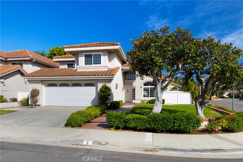 Welcome to 2 Bernini! Nice Corner Lot - 2 Bernini, Irvine CA 92614 - photo 1