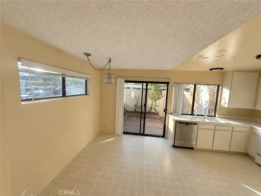 Dining area - 2 Greenleaf, Irvine CA 92604 - photo 7