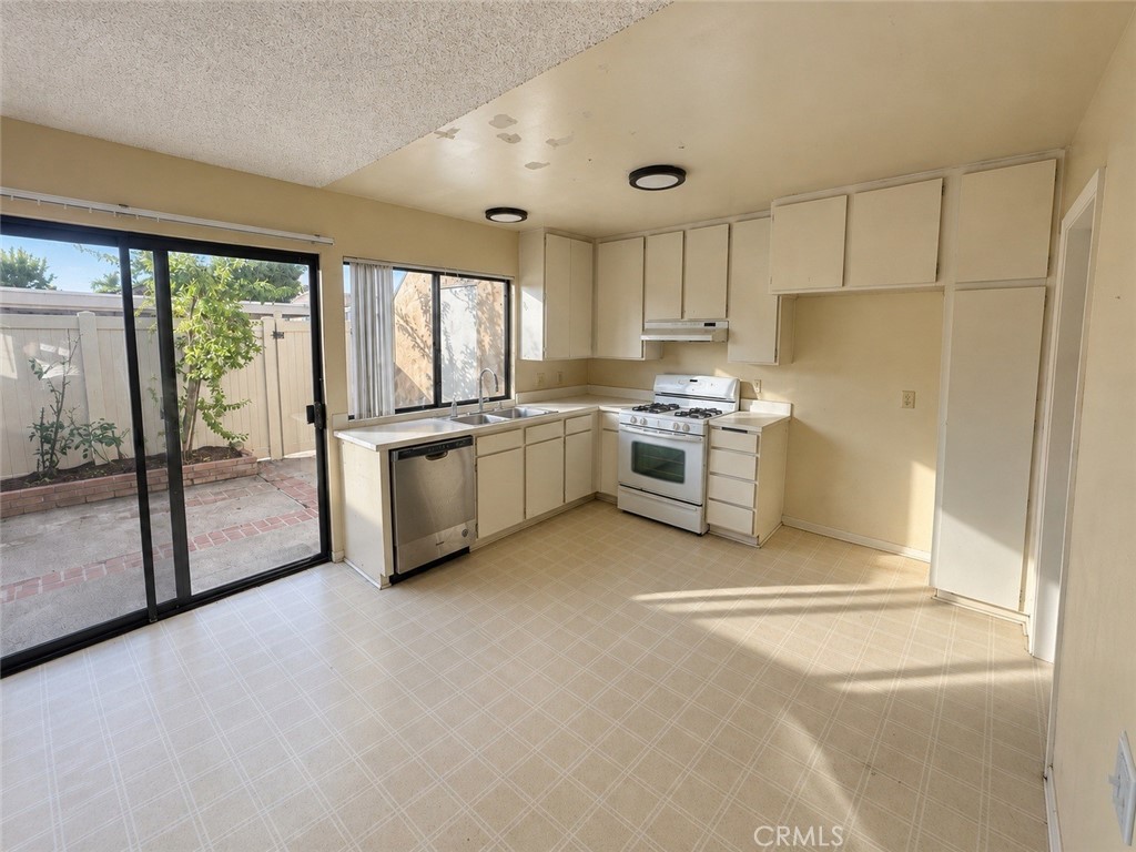 Kitchen - 2 Greenleaf, Irvine CA 92604 - photo 8