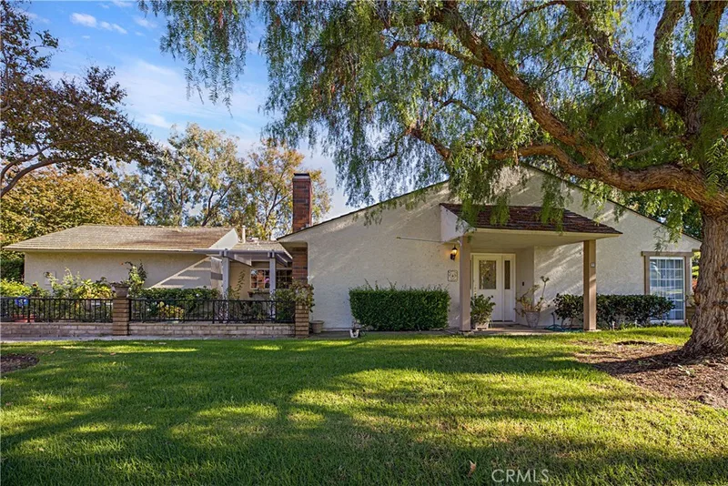 2 Hawthorn, Irvine, CA 92612