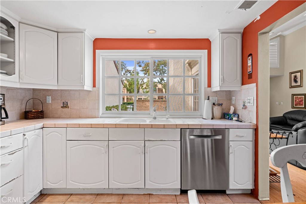 Kitchen - 2 Morena 4, Irvine CA 92612 - photo 8