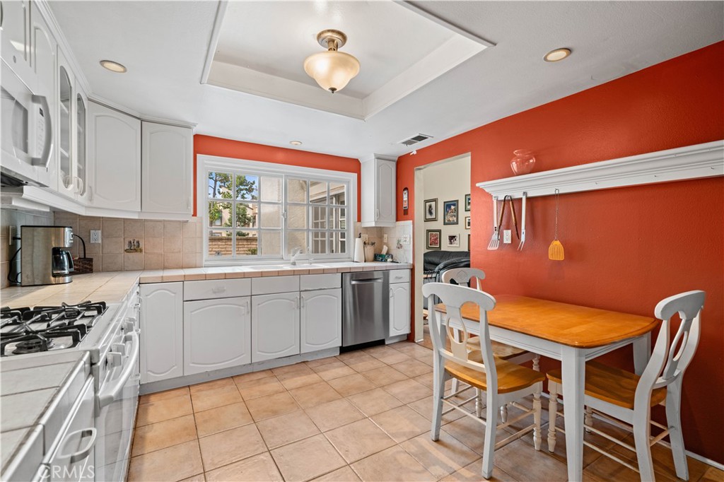 Kitchen - 2 Morena 4, Irvine CA 92612 - photo 10
