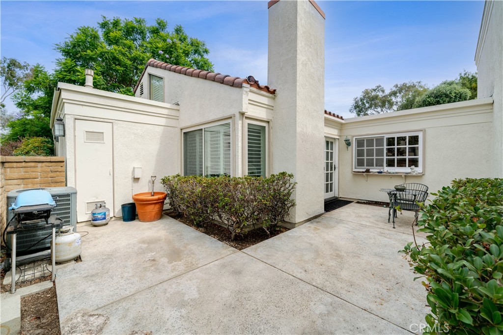 Front Courtyard Patio - 2 Morena 4, Irvine CA 92612 - photo 12