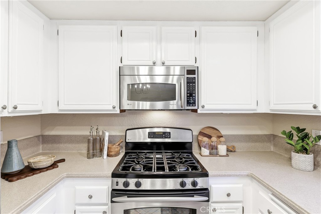 Kitchen - 2 Pebble, Irvine CA 92614 - photo 6