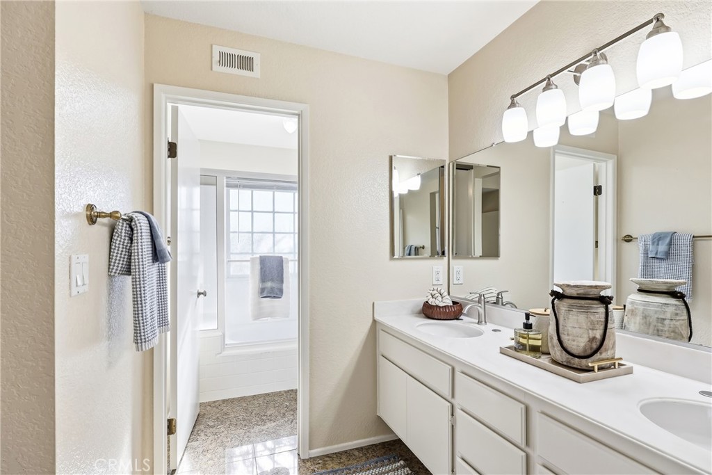 Master Bathroom - 2 Pebble, Irvine CA 92614 - photo 16