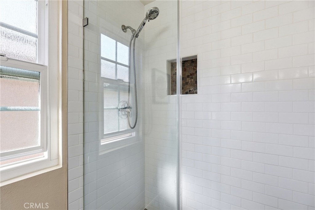 Upstairs Full Bath - 2 Pebble, Irvine CA 92614 - photo 20