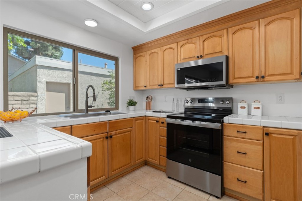 2 Snapdragon, Irvine CA 92604 - photo 8