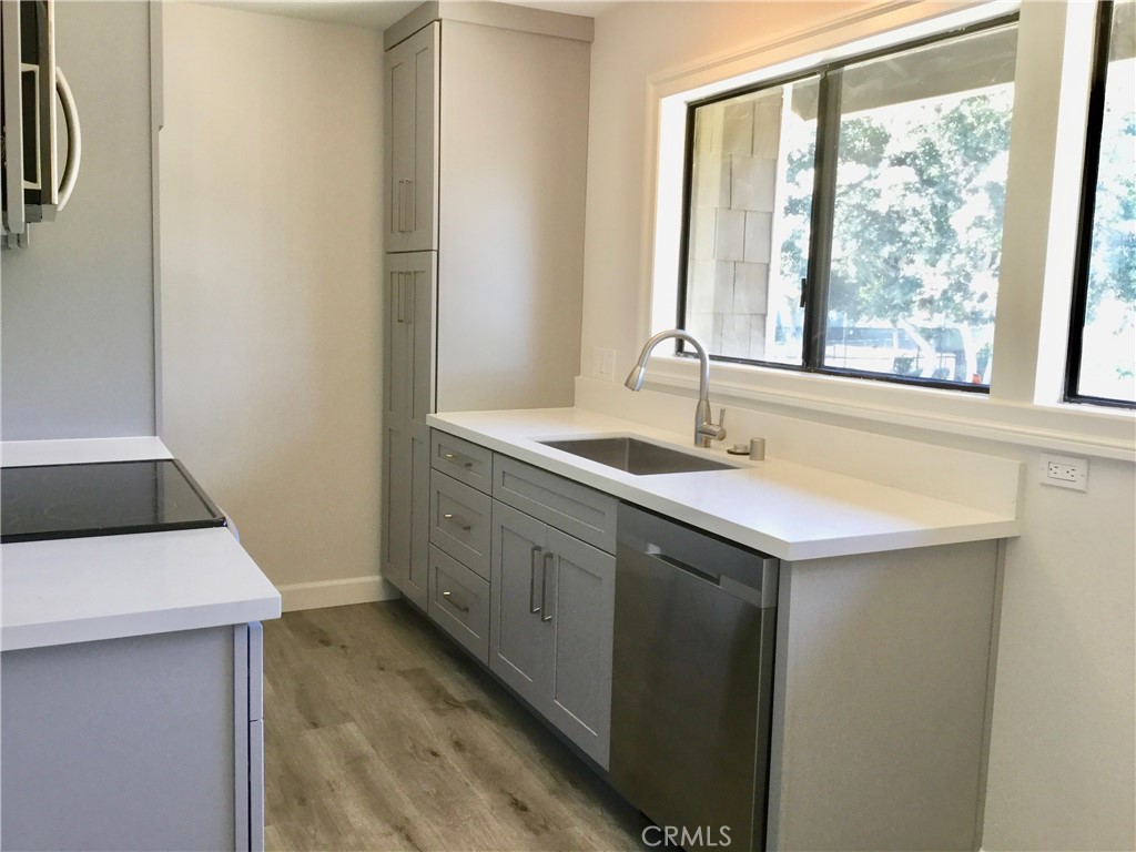 20 Streamwood, Irvine CA 92620 - photo 2