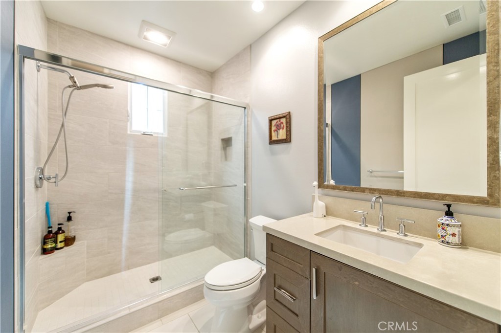 200 Piazza, Irvine CA 92602 - photo 5