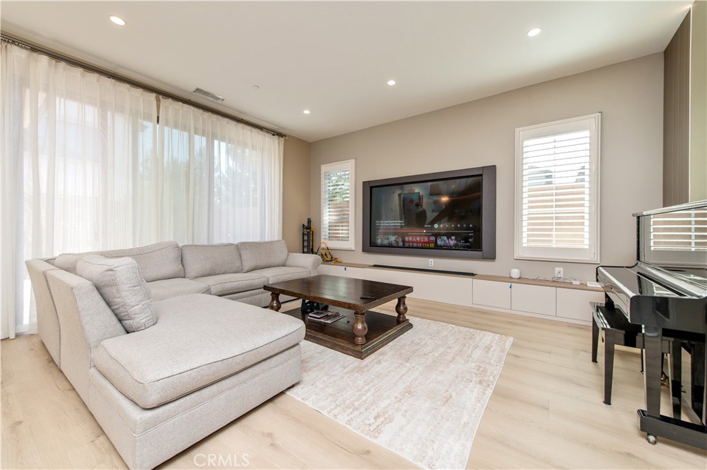 200 Piazza, Irvine CA 92602 - photo 8