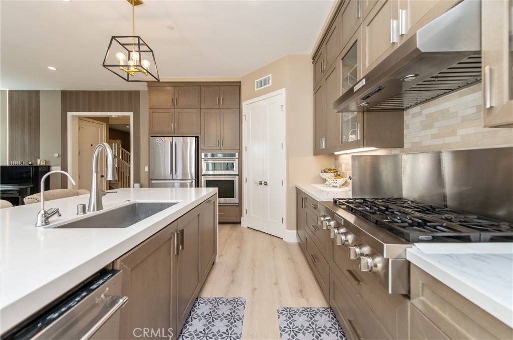 200 Piazza, Irvine CA 92602 - photo 17