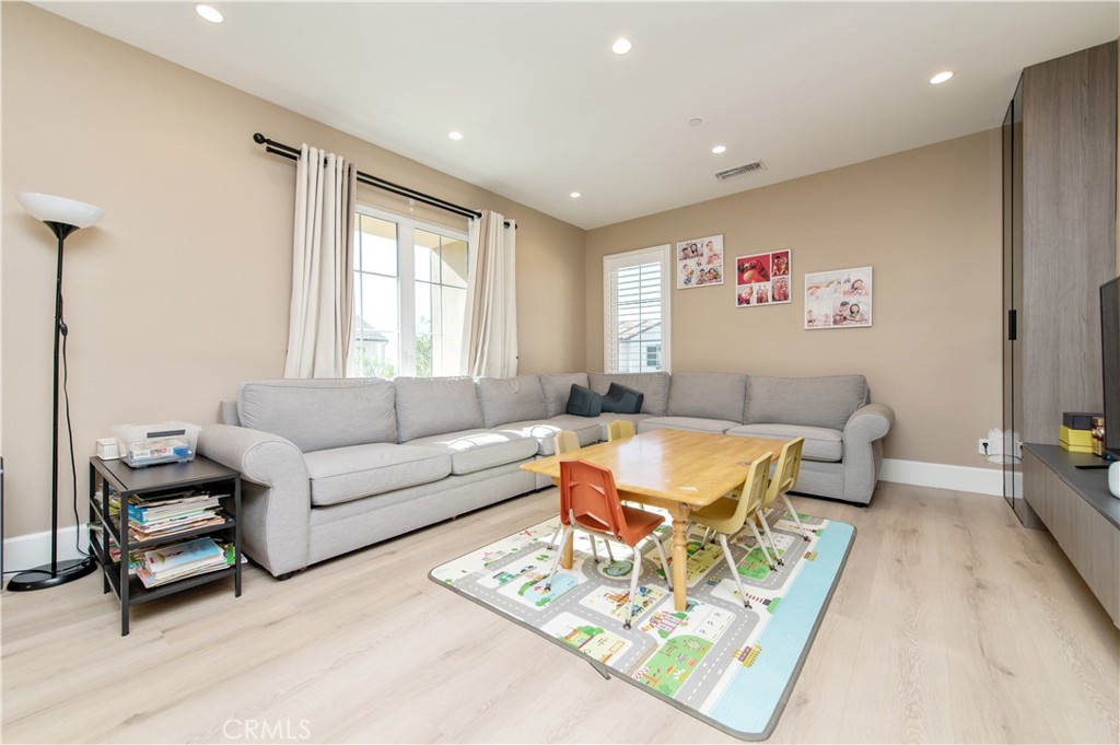200 Piazza, Irvine CA 92602 - photo 18