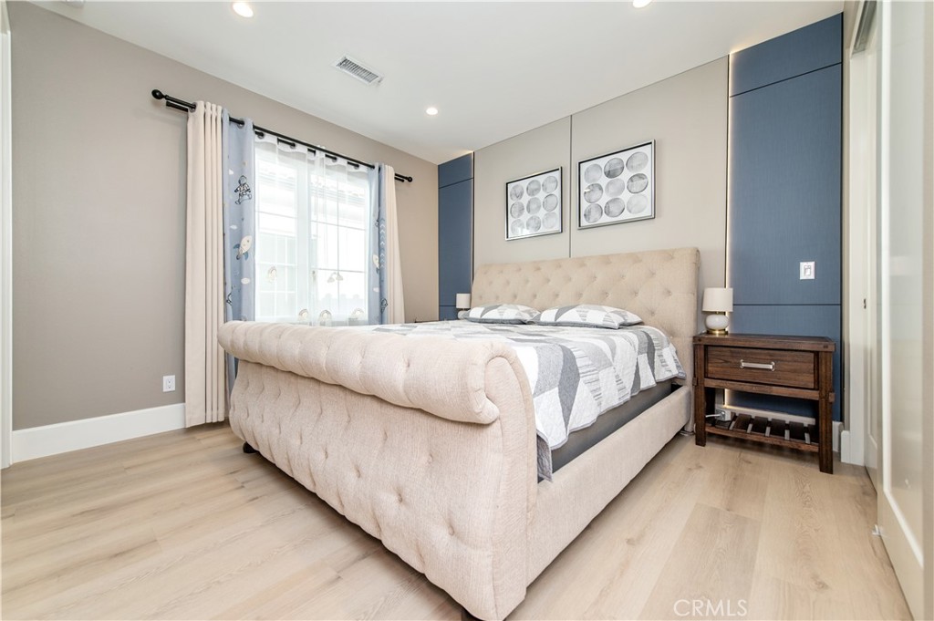 200 Piazza, Irvine CA 92602 - photo 21