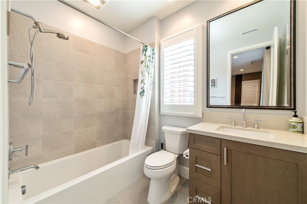 200 Piazza, Irvine CA 92602 - photo 26